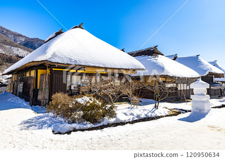 冬天的福島縣大內宿 120950634