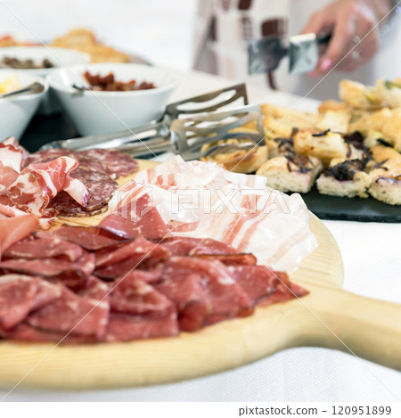 Mixed platter of cold cuts 120951899