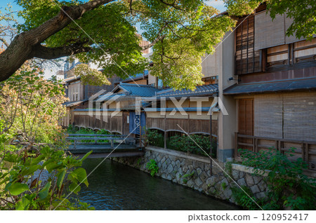 The city of Kyoto Gion 120952417