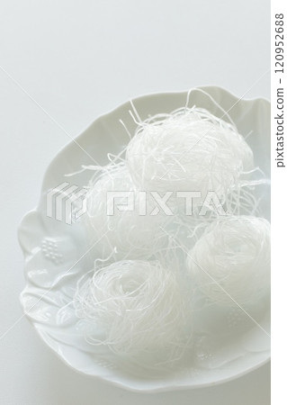 Dried vermicelli 120952688