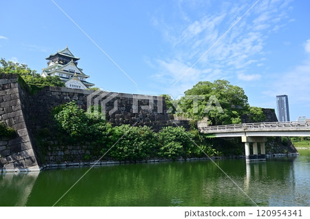 The moat of Osaka Castle and Gokuraku Bridge The moat of Osaka Castle and Gokuraku Bridge 120954341