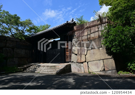 The remains of the north gate of Osaka Castle The remains of the north gate of Osaka Castle 120954434