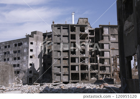 Gunkanjima: Japan's oldest reinforced concrete apartment building 120955120
