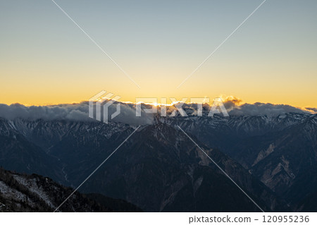 北阿爾卑斯山初冬黃昏 120955236