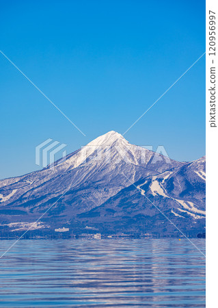 Spectacular view from Lake Inawashiro, Fukushima Prefecture 120956997