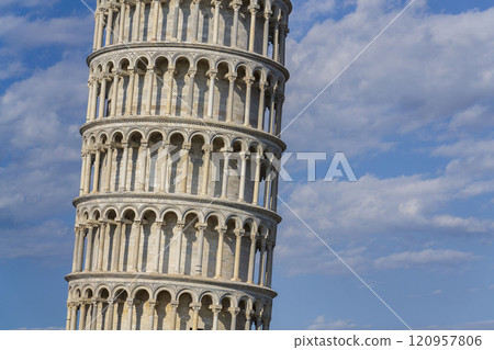The Leaning tower of Pisa, Italy, sunny summer day 120957806