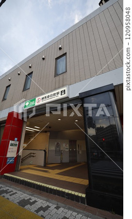 Exit A2 of Nerima-Kasugacho Station on the Toei Oedo Line, where an elevator is installed 120958048