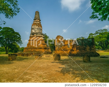 Ruins of Langkhadum Wat temple, Ayutthaya, Thailand 120958230