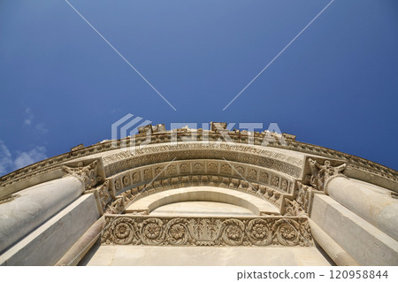 The Pisa Baptistery of St. John, Italy, sunny summer day 120958844