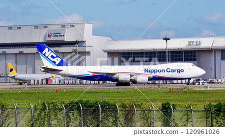 NCAcargo 成田飛機山滑行 120961026