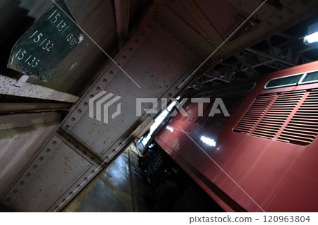 EF81-97以玫瑰粉色再現了出場時的樣子(長岡發動機廠合影)_攝於2024年12月1日 EF81-97以玫瑰粉色再現了出場時的樣子(長岡發動機廠合影)_攝於2024年12月1日 120963804