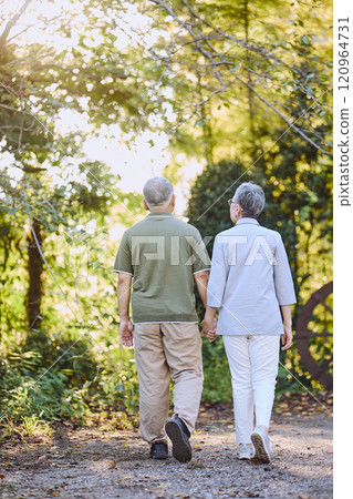 Cuddling senior couple Cuddling senior couple 120964731
