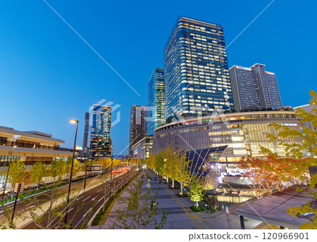 Skyscrapers at dusk in front of JR Osaka Station (Grand Front Osaka) Skyscrapers at dusk in front of JR Osaka Station (Grand Front Osaka) 120966901