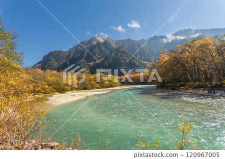 Kamikochi has a beautiful atmosphere during the autumn foliage season, part of the Japan Alps, Nagano,Japan 120967005