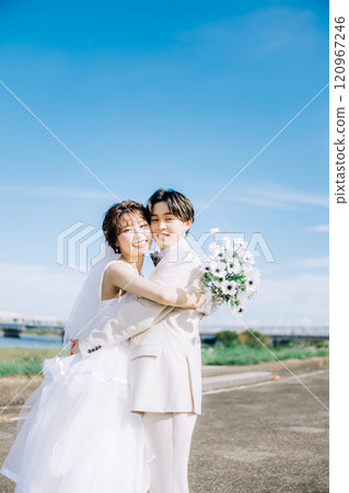 Casual pre-wedding photoshoot 120967246