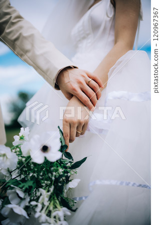 Casual pre-wedding photoshoot 120967367