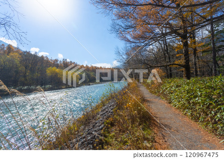Kamikochi has a beautiful atmosphere during the autumn foliage season, part of the Japan Alps, Nagano,Japan Kamikochi has a beautiful atmosphere during the autumn foliage season, part of the Japan Alps, Nagano,Japan 120967475