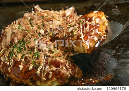 Okonomiyaki 120968176