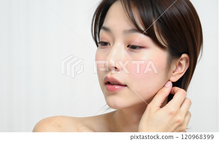 Women's skin troubles skin care image 120968399