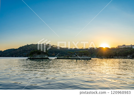 日本三大名勝之一的松島 跳島遊 松島灣週邊「二丸路線」 雙島(龜島、鯨島) 松島大觀莊飯店 日本三大名勝之一的松島 跳島遊 松島灣週邊「二丸路線」 雙島(龜島、鯨島) 松島大觀莊飯店 120968983