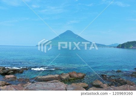 鹿兒島縣、長崎花的藍天海景 120969160
