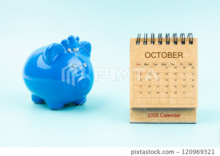 Piggy bank and blank October 2025 calendar, Reminder schedule of savings money concepts. 120969321