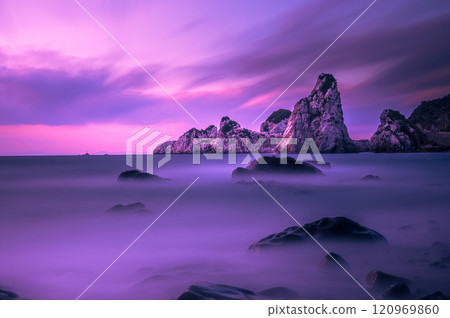 White rock coast 120969860