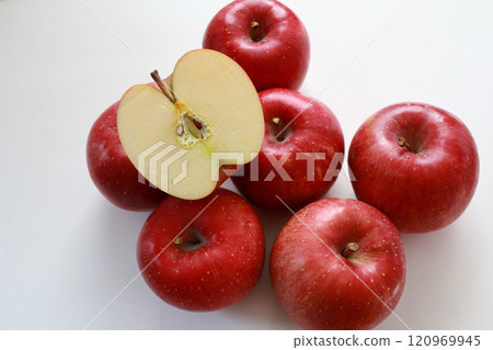 Red apple 120969945