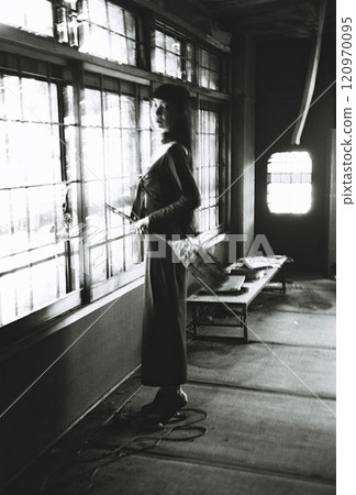 想要騎著掃帚飛翔的女巫 120970095