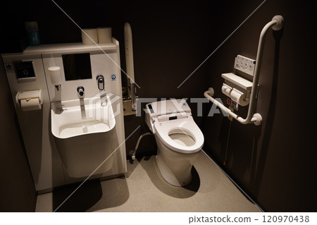 無障礙廁所 120970438