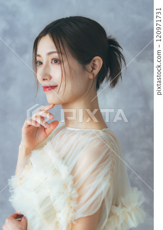 Beauty image of middle women 120971731