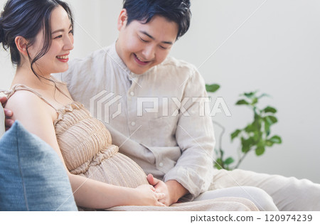 Maternity Couple Maternity Couple 120974239