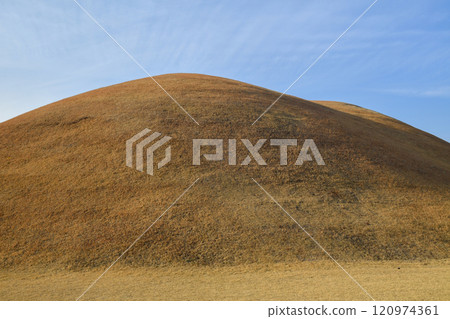 Ancient Silla Dynasty tombs in Korea 120974361