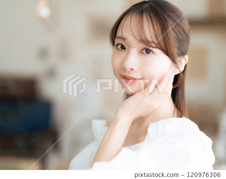 Female beauty portraits, skin care, cosmetics 120976306