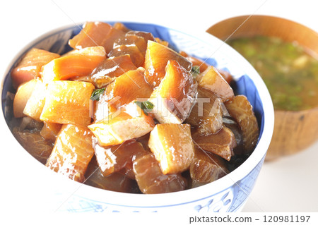 A luxurious, heaping bowl of pickled seafood with lots of ingredients and miso soup 120981197