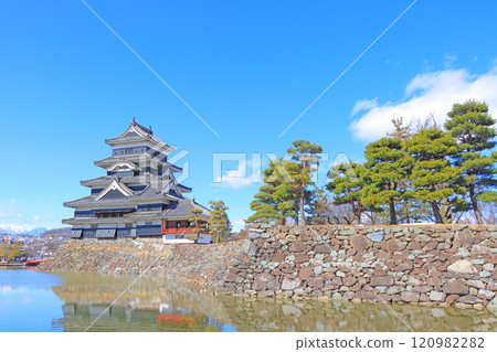 長野縣松本市國寶松本城風景 長野縣松本市國寶松本城風景 120982282