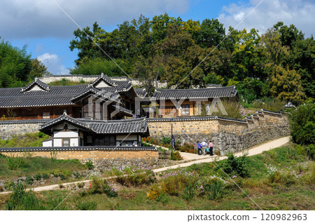 Traditional Korean Folk Villages 120982963
