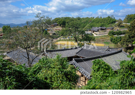 Traditional Korean Folk Villages 120982965
