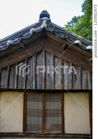 Traditional Korean Folk Villages 120982973