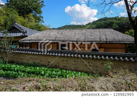 Traditional Korean Folk Villages 120982993