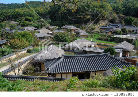 Traditional Korean Folk Villages 120982995