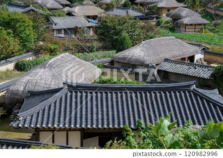 Traditional Korean Folk Villages 120982996