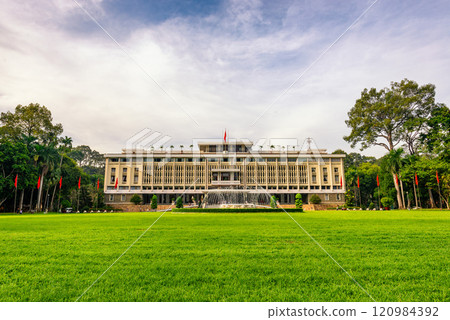 The Independence Palace, is a landmark in Ho Chi Minh City, Vietnam. 120984392