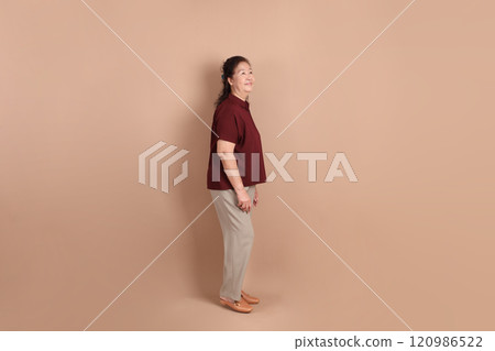 Senior East Asian Woman Senior East Asian Woman 120986522
