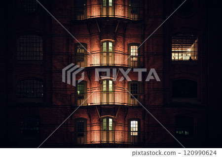facade of building in Speicherstadt Hamburg at night 120990624