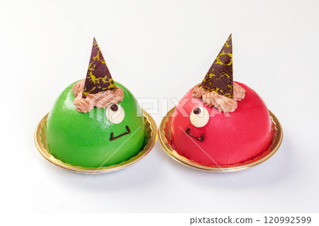 Humorous Setsubun sweets featuring red and blue demons 120992599