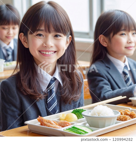 照片素材（高品質，付費）小學生學校午餐 120994282