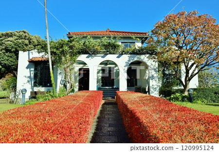 Yamate No. 111 Building 120995124