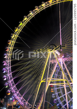 Night view of the Yomiuri Land Ferris Wheel in Inagi and Kawasaki, Tokyo Night view of the Yomiuri Land Ferris Wheel in Inagi and Kawasaki, Tokyo 120995795