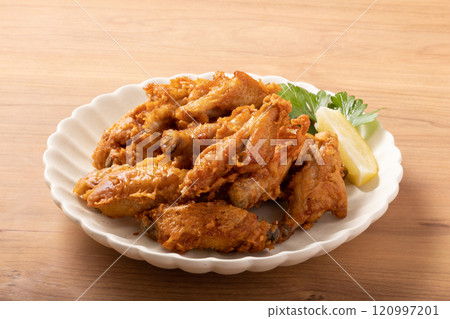 Deep fried chicken wings 120997201